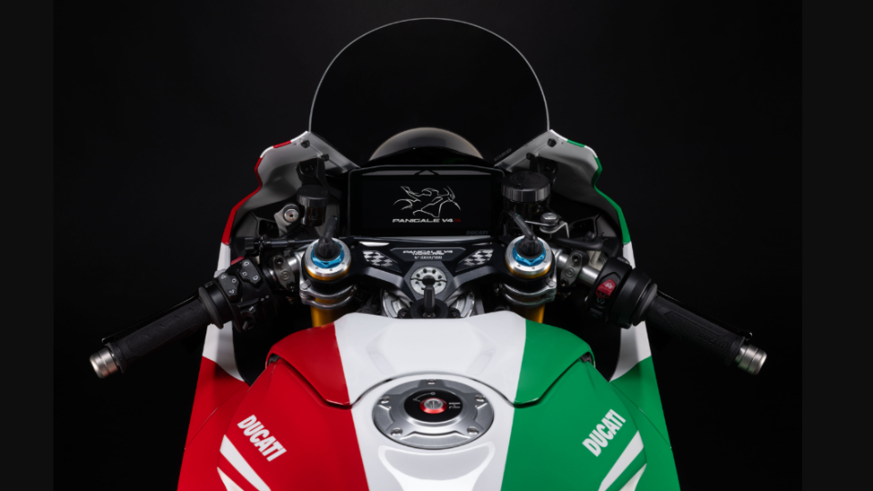 دوکاتی پانیاله V4 تری کولوره